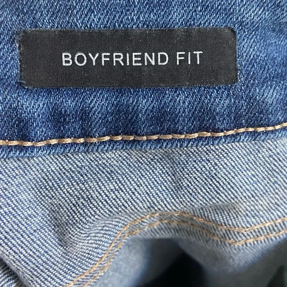 Judy Blue boyfriend fit jeans medium wash lightly distressed Sz 32 - Picture 6 of 7